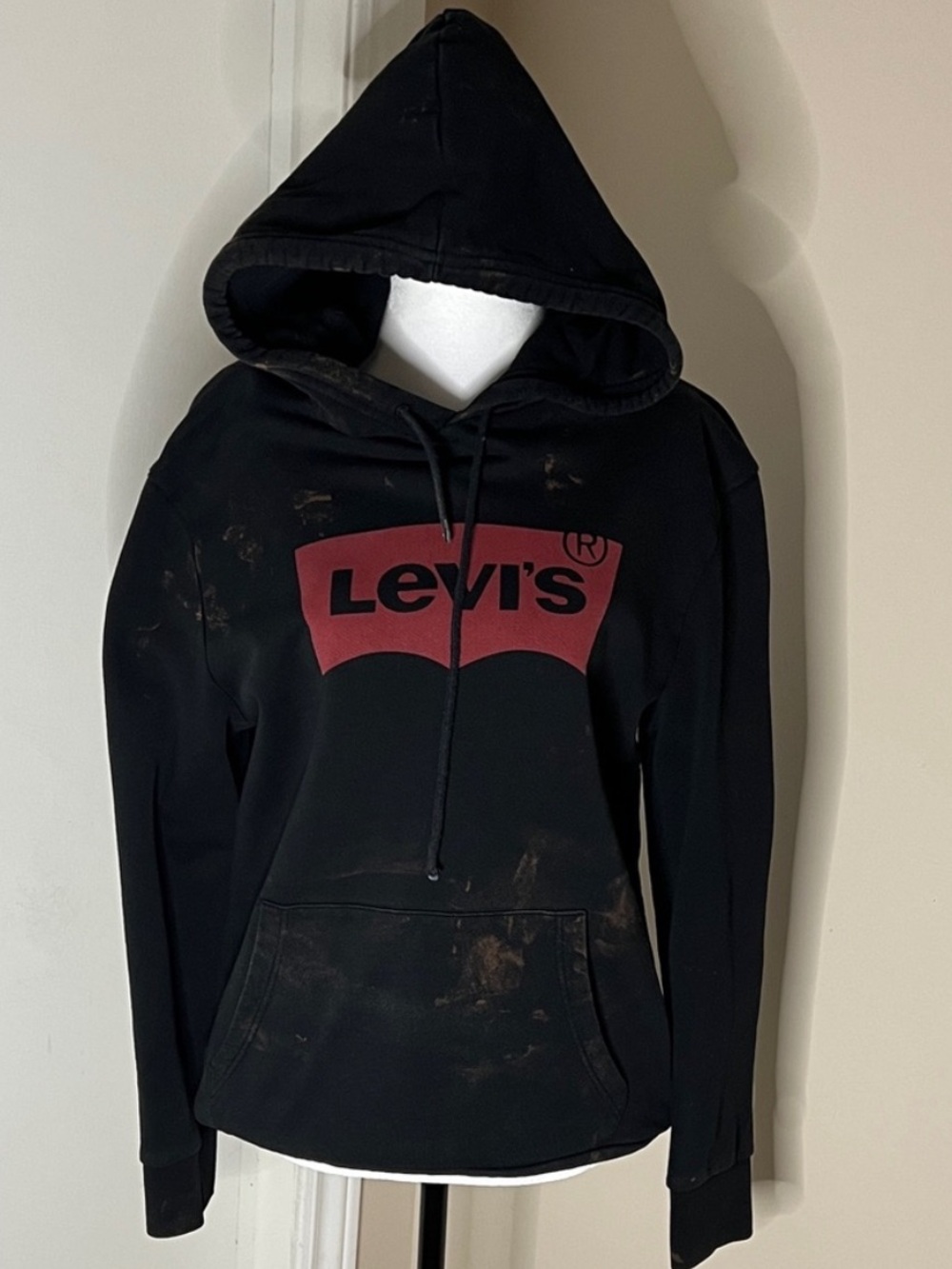 Levi's • Women’s M • Pull Over Hoodie with Logo Graphic • Black